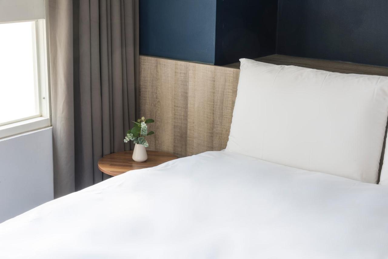 Sparrow Hotel Тайджун Екстериор снимка