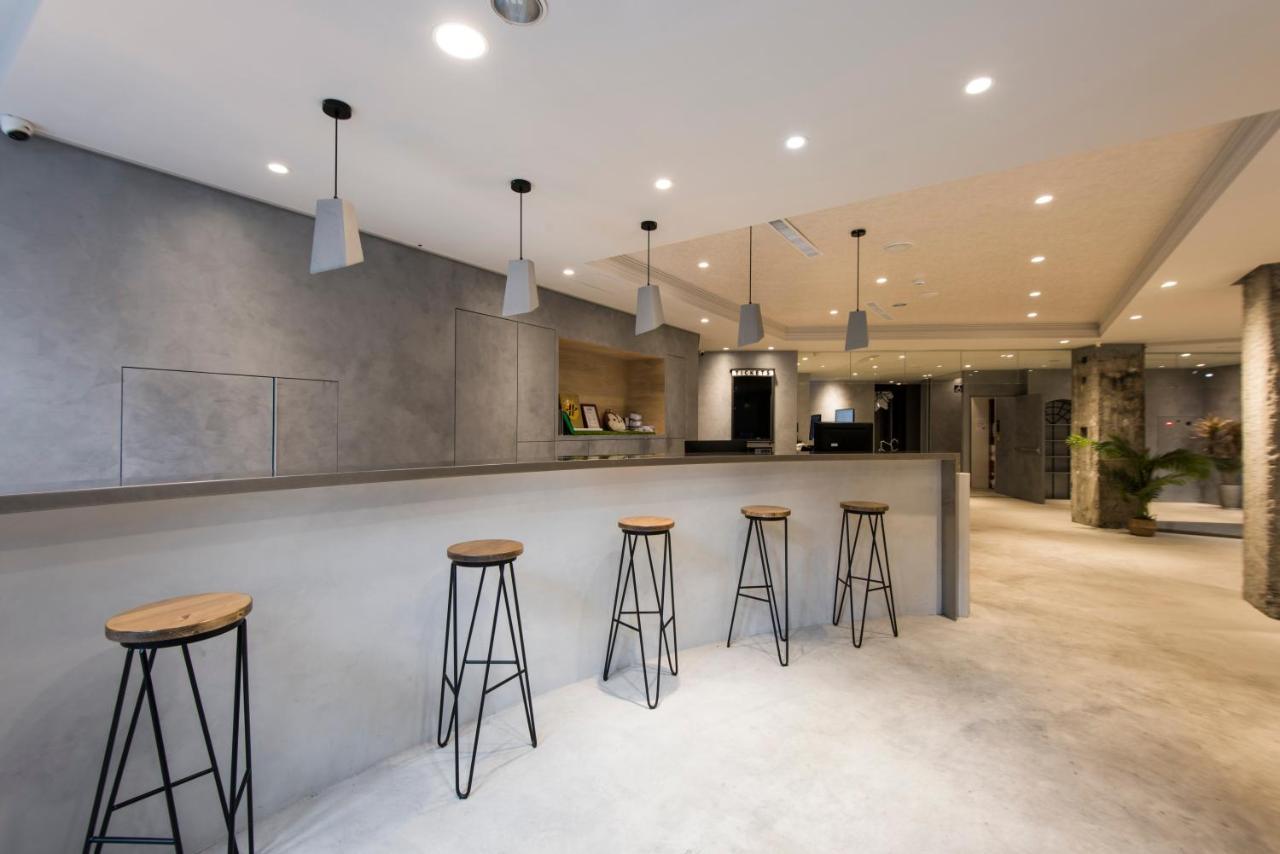 Sparrow Hotel Тайджун Екстериор снимка