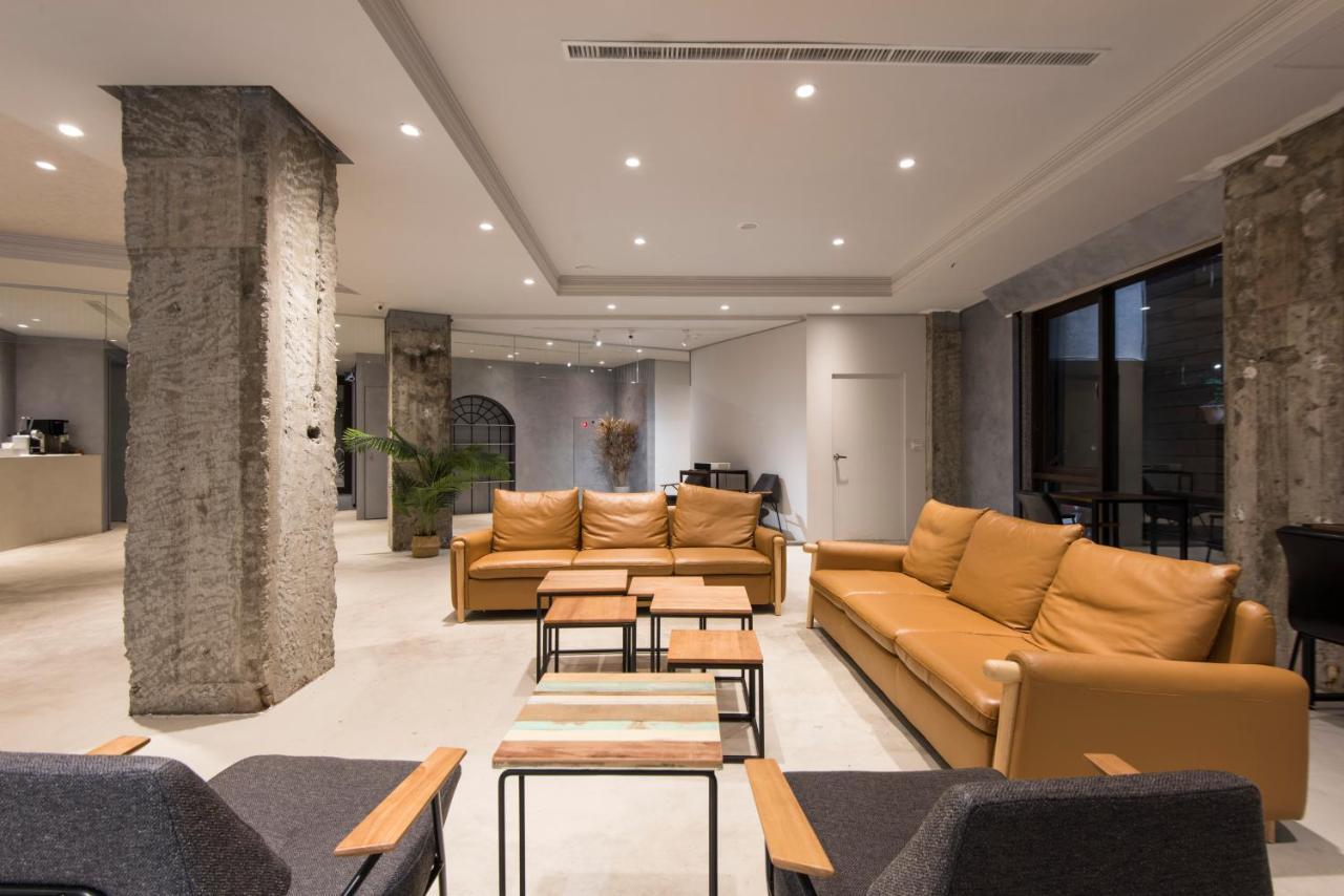 Sparrow Hotel Тайджун Екстериор снимка