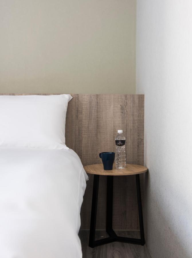 Sparrow Hotel Тайджун Екстериор снимка